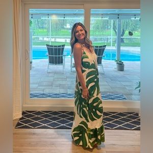 FARM RIO monstera plant maxi dress. Size Large. BEST DRESS EVER! w/ pockets!